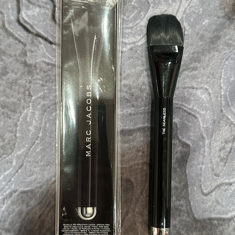 Marc Jacobs Black Makeup Brushes The Seamless 4